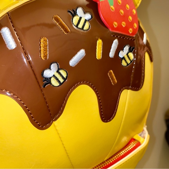 Loungefly Winnie the Pooh Ice Cream Backpack New - Picture 14 of 14
